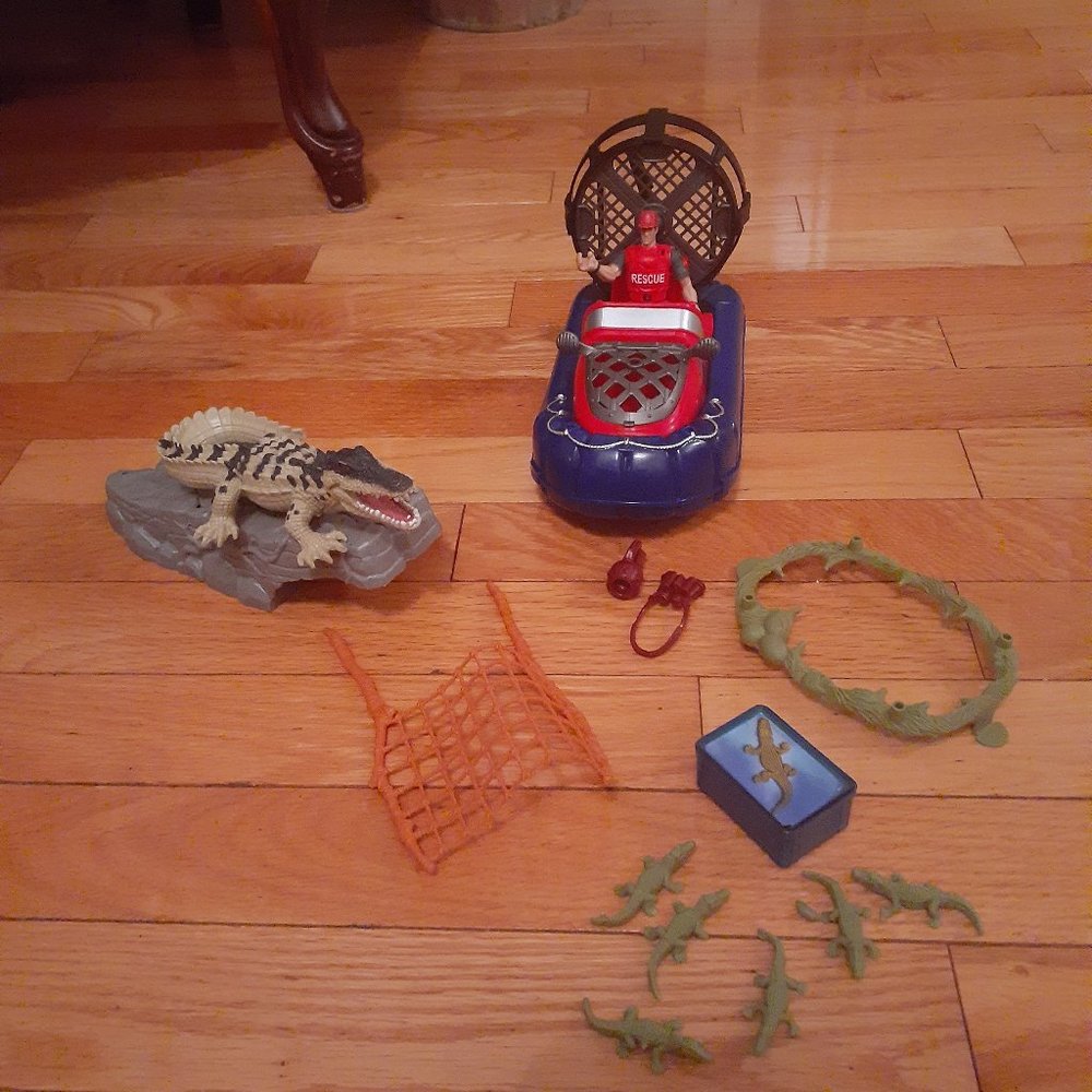 Animal  Planet Complete Animal rescue crocodile playset